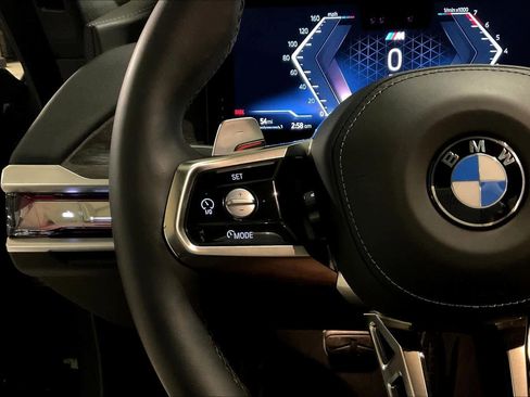 Certified 2025 BMW 760i xDrive w/ Executive Package image 23
