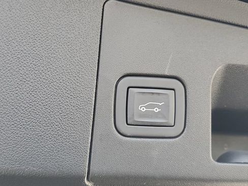 Certified 2023 Cadillac XT5 Luxury AWD/4WD image 10