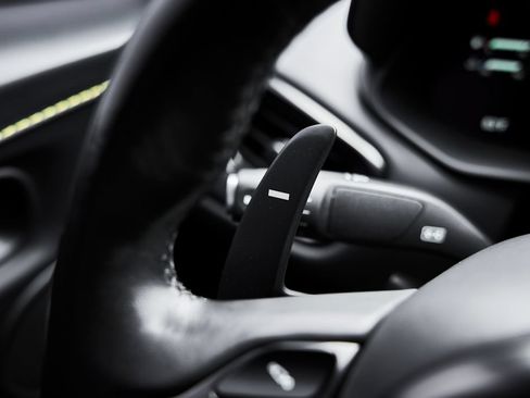 Used 2023 Aston Martin V8 Vantage Coupe RWD image 42