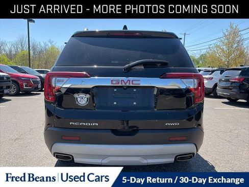 Used 2023 GMC Acadia SLT w/ Technology Package AWD/4WD image 7