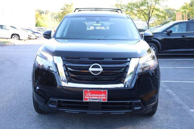 Certified 2025 Nissan Pathfinder SV AWD/4WD image 4