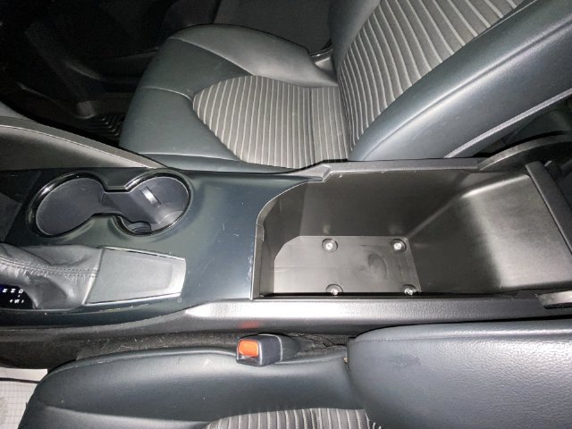 Used 2019 Toyota Camry SE FWD image 21