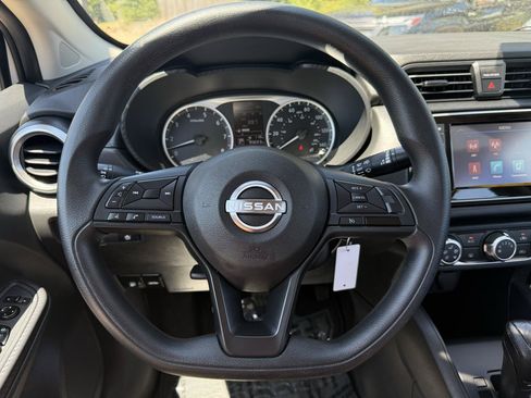 Used 2024 Nissan Versa S FWD image 11
