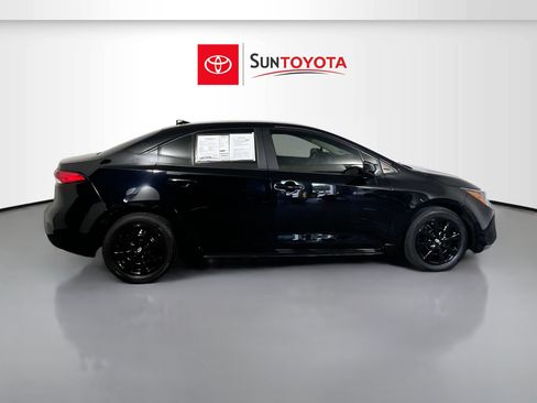 Used 2024 Toyota Corolla LE FWD image 2