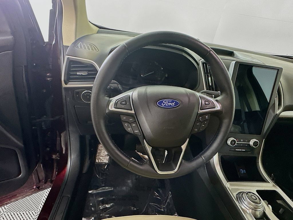 Used 2023 Ford Edge SEL w/ Convenience Package AWD/4WD image 16