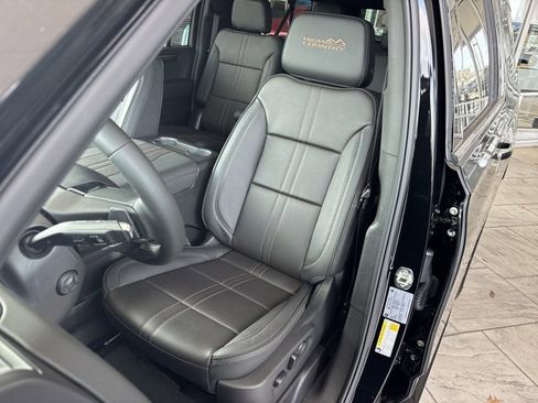 New 2026 Chevrolet Suburban High Country image 20