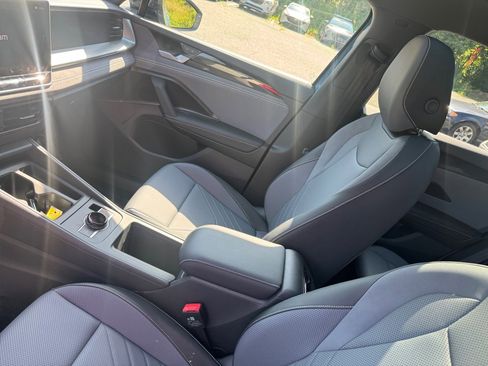 New 2025 Volkswagen Tiguan SE R-Line image 20