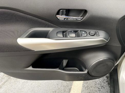 Used 2019 Nissan Kicks SV w/ Exterior Package image 9