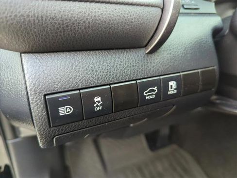 Used 2022 Toyota Camry LE image 28