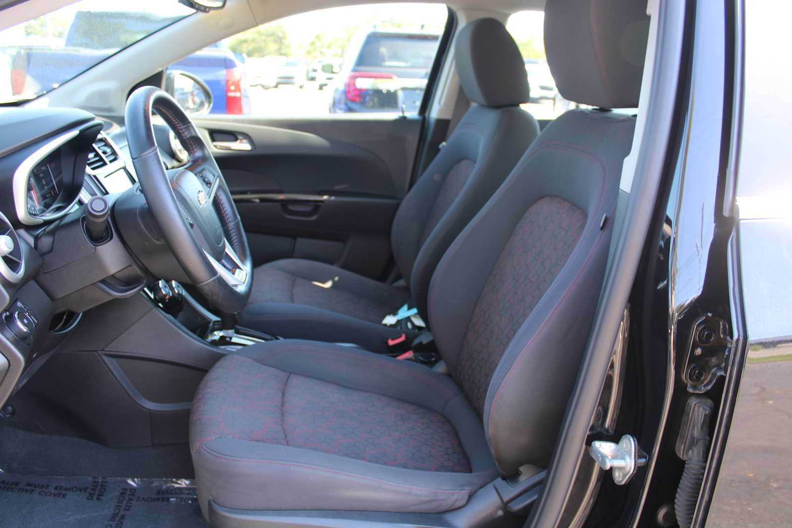 Used 2017 Chevrolet Sonic LT w/ Convenience Package FWD image 9