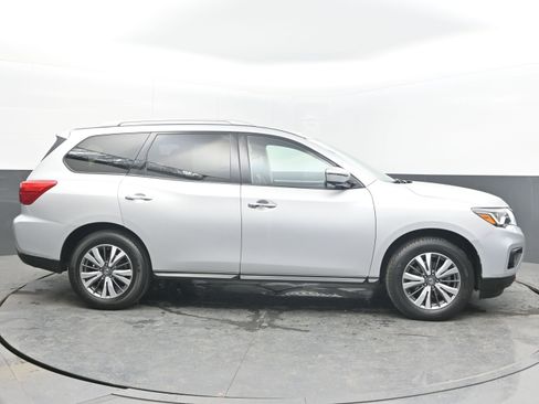 Used 2020 Nissan Pathfinder SL image 8