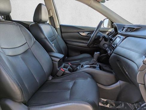 Used 2020 Nissan Rogue SL w/ Premium Package image 22