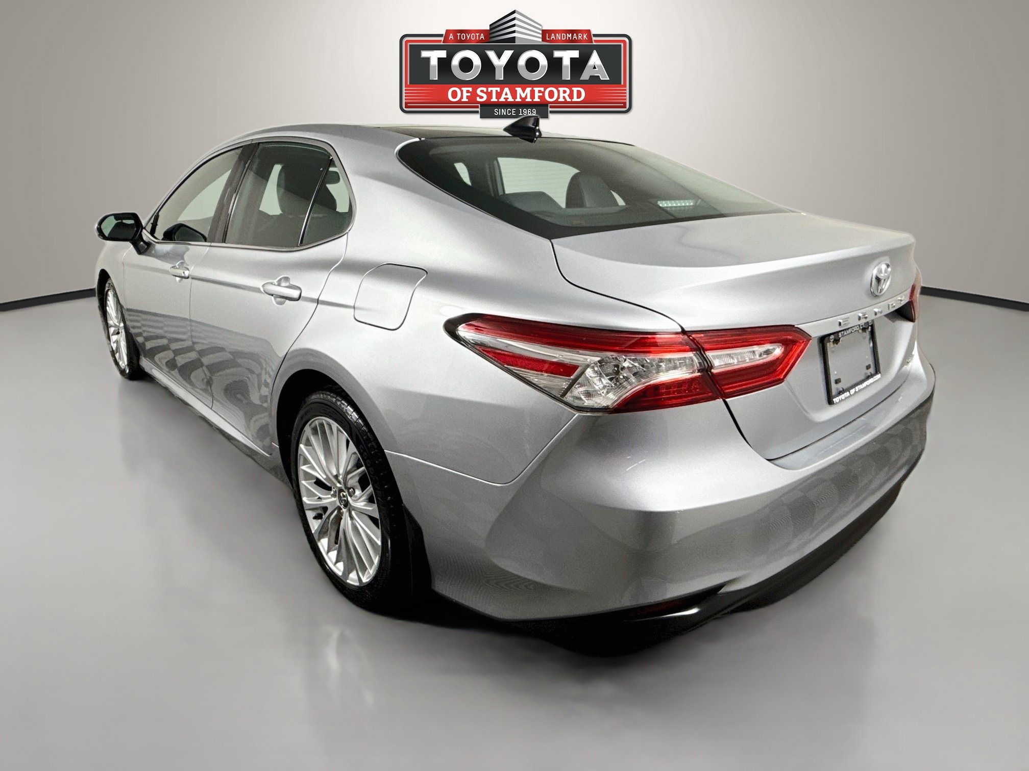 Certified 2020 Toyota Camry XLE w/ Navigation Package FWD image 5