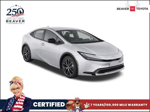Used 2025 Toyota Prius XLE FWD image 1