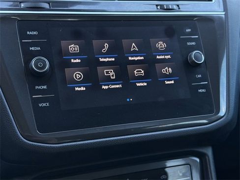 Certified 2023 Volkswagen Tiguan SE w/ Panoramic Sunroof Package image 15