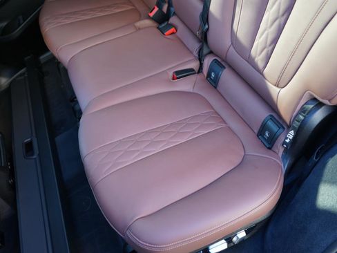 Used 2025 BMW X7 xDrive40i w/ Executive Package image 46