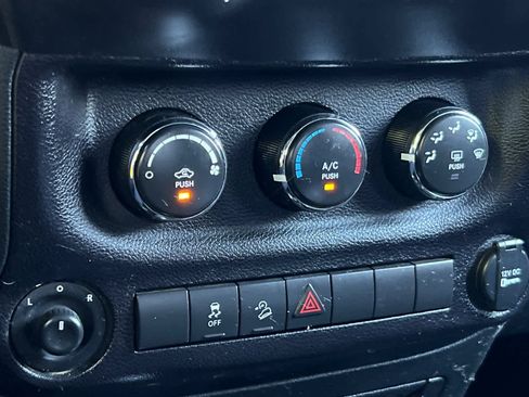 Used 2018 Jeep Wrangler Unlimited Sport S AWD/4WD image 20