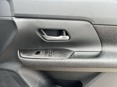 New 2026 Nissan Kicks SV AWD/4WD image 13