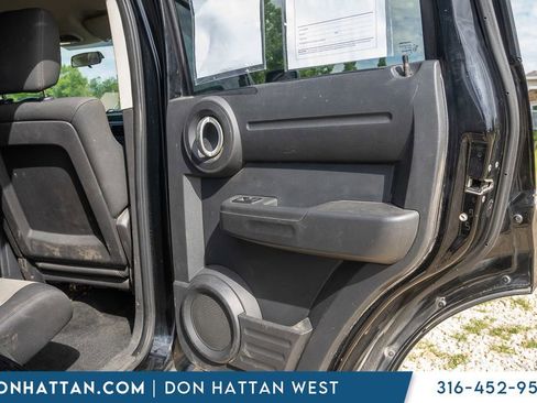 Used 2007 Dodge Nitro SXT RWD image 16