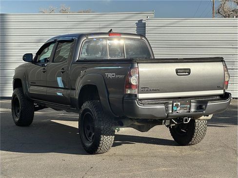 Used 2014 Toyota Tacoma 4x4 Double Cab image 3