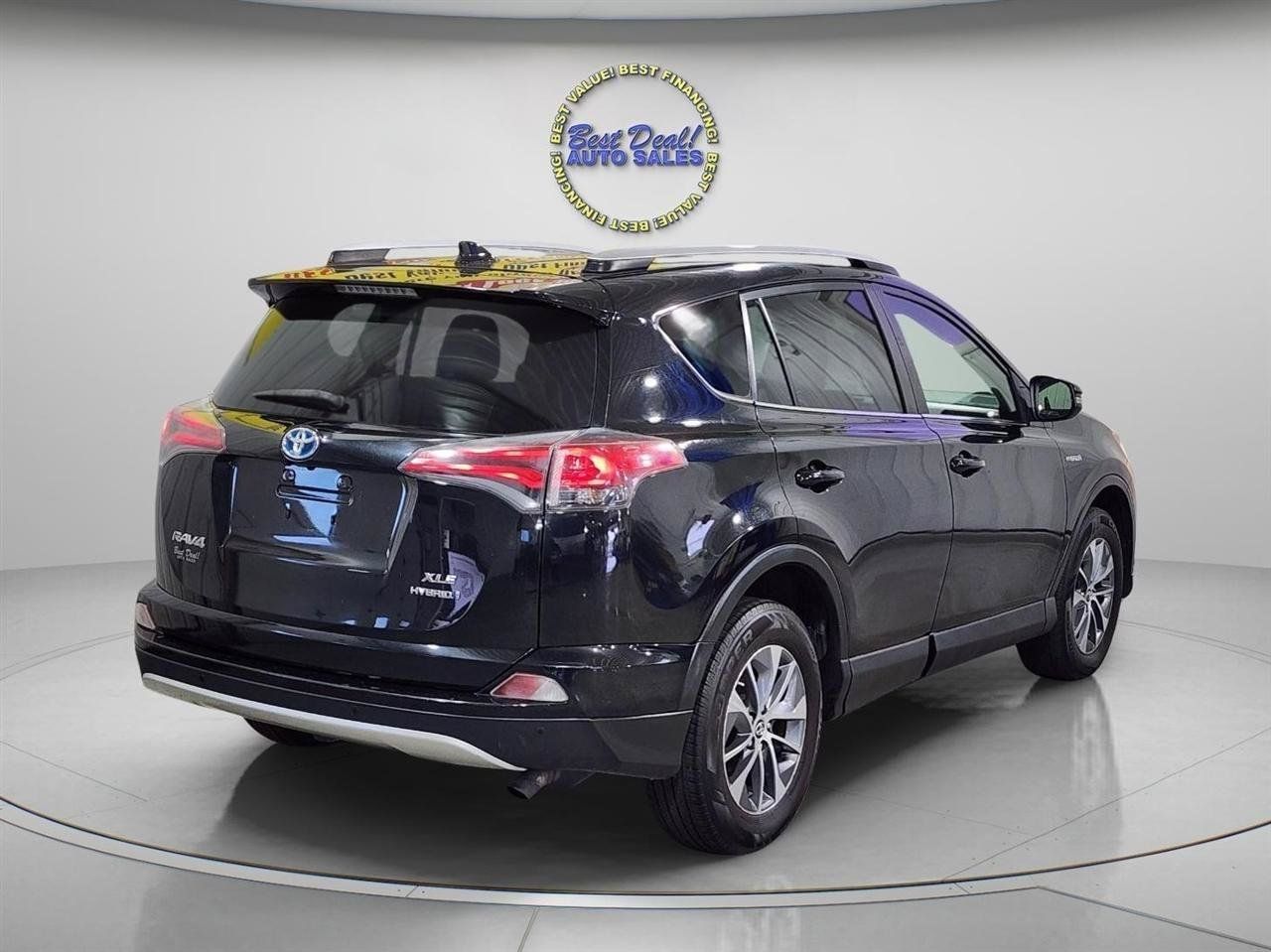Used 2016 Toyota RAV4 XLE w/ Convenience Package AWD/4WD image 6