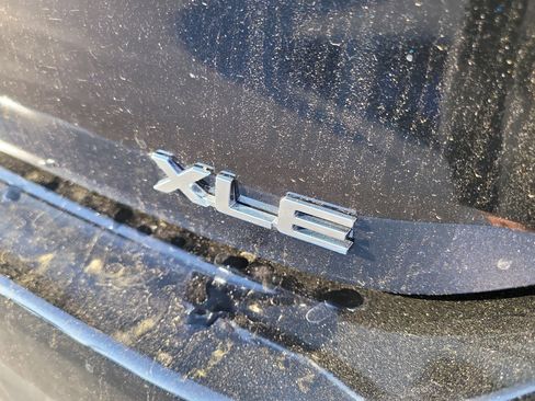 Used 2024 Toyota Highlander XLE image 10