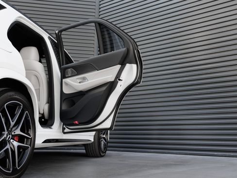 Used 2025 Mercedes-Benz GLE 63 AMG S image 31