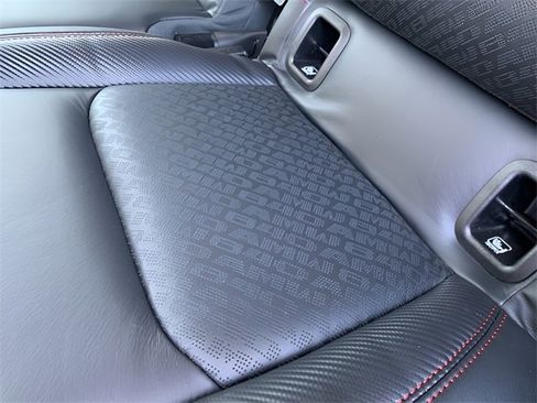 New 2024 Jeep Gladiator Rubicon w/ Technology Group image 30