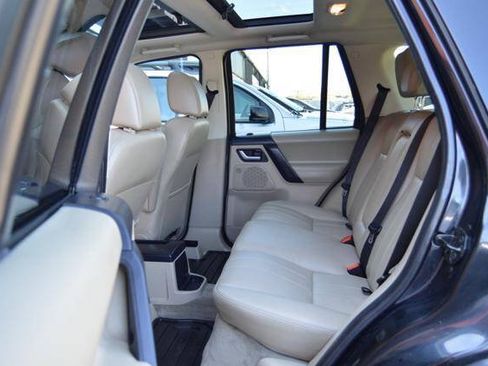 Used 2013 Land Rover LR2 HSE AWD/4WD image 12
