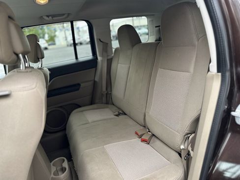 Used 2014 Jeep Patriot Latitude w/ Sun/Sound Group AWD/4WD image 12