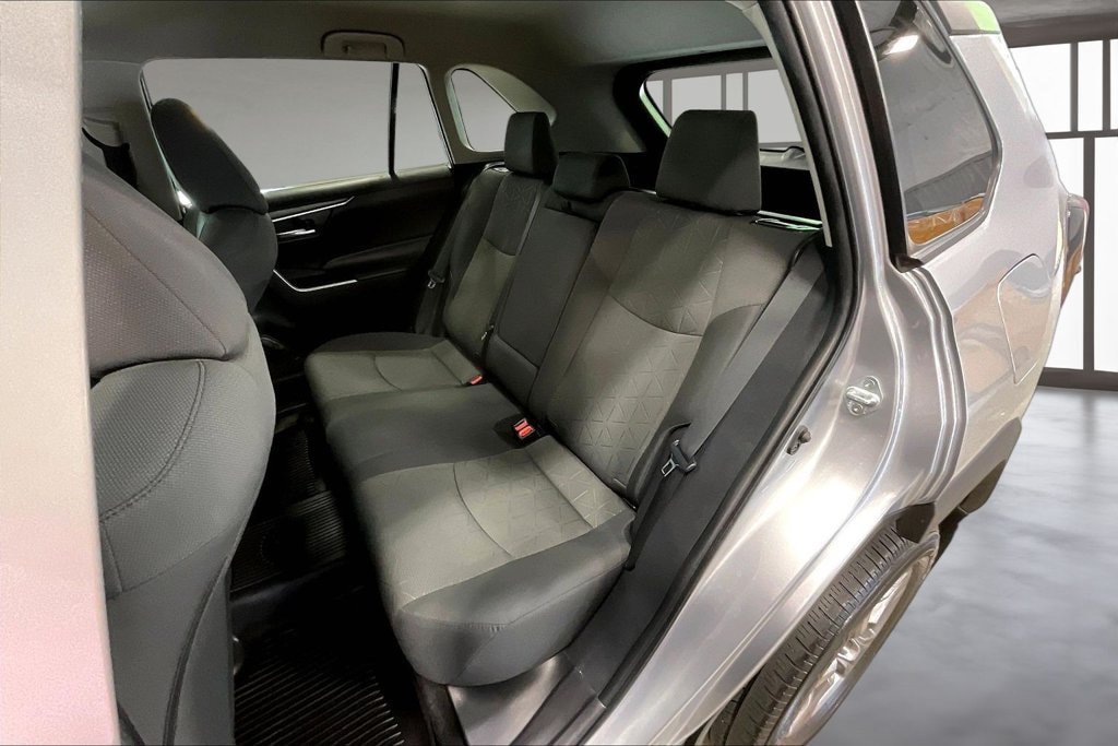 Used 2022 Toyota RAV4 XLE AWD/4WD image 23