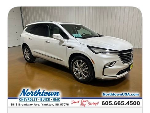 Used 2023 Buick Enclave Essence w/ Experience Buick Package image 8