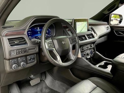 Used 2023 Chevrolet Suburban Z71 w/ Z71 Off-Road Package AWD/4WD image 17