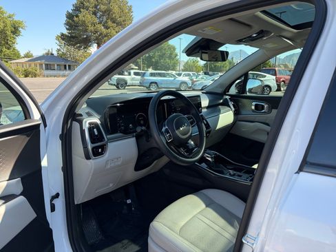 Used 2023 Kia Sorento SX AWD/4WD image 10