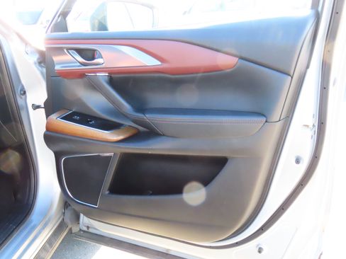 Used 2018 MAZDA CX-9 Signature image 8