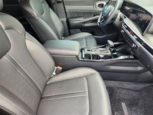 New 2025 Kia Sorento SX image 9