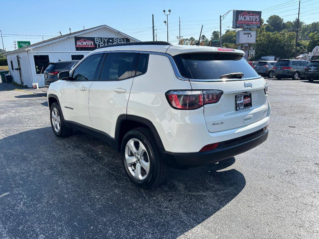 Used 2018 Jeep Compass Latitude w/ Popular Equipment Group AWD/4WD image 2
