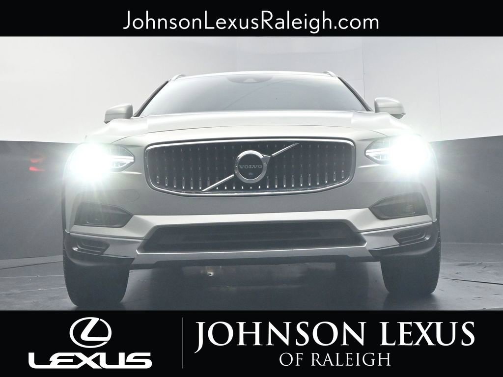Used 2021 Volvo V90 T6 Cross Country AWD/4WD image 11
