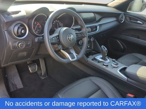 Used 2023 Alfa Romeo Stelvio Ti image 2