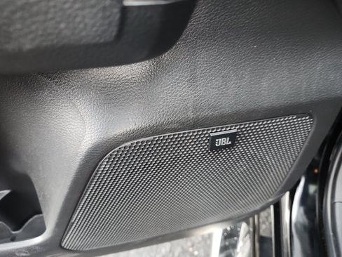 Used 2022 Toyota Tacoma Limited AWD/4WD image 19