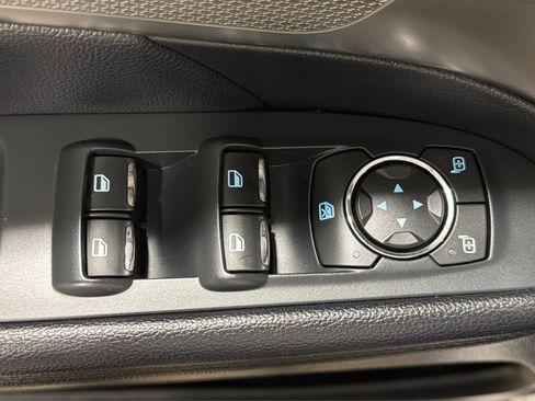 Used 2018 Ford Explorer XLT w/ Equipment Group 202A AWD/4WD image 16