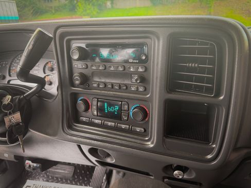 Used 2003 GMC Sierra 1500 SLT w/ SLT Preferred Equipment Group AWD/4WD image 24