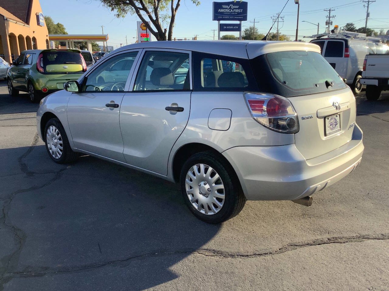 Used 2006 Toyota Matrix FWD image 8