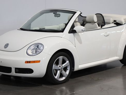 Used 2007 Volkswagen Beetle Triple White Edition FWD image 31
