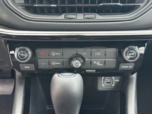 New 2026 Jeep Compass Latitude AWD/4WD image 17