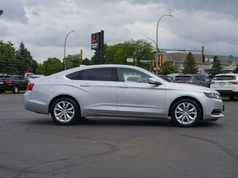 Used 2016 Chevrolet Impala LT FWD image 2