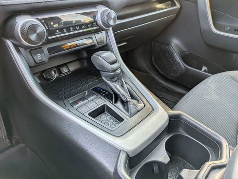 Used 2020 Toyota RAV4 LE image 22