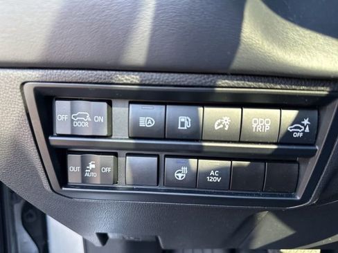 Used 2023 Toyota Sequoia Platinum image 22