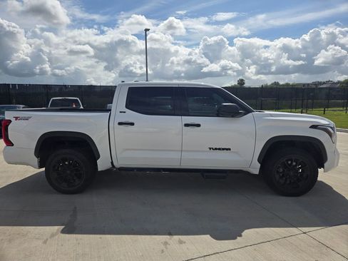 Used 2022 Toyota Tundra SR5 AWD/4WD image 2