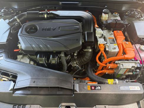 Used 2025 Hyundai Sonata SEL FWD image 32